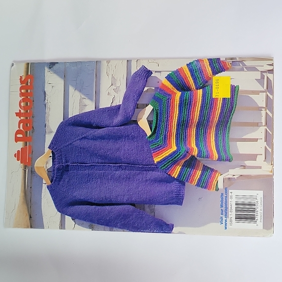 Patons Upside Downers In Chunky Easy Knitting Projects - Picture 9 of 10